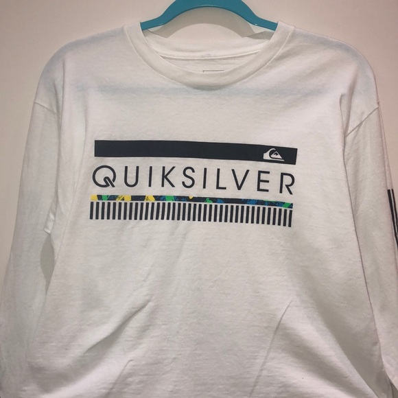 Quiksilver Tops - White Quiksilver Cropped T-shirt